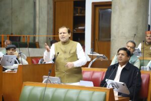 विधानसभा में बोलते हुए मंत्री अरविंद शर्मा