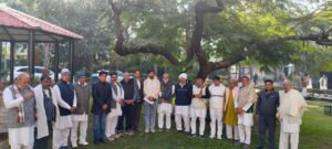 सीएम से मिलने पहुंचे खाप प्रतिनिधि