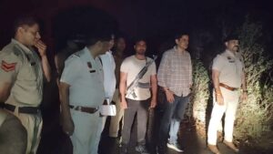 मौके पर मौजूद पुलिस